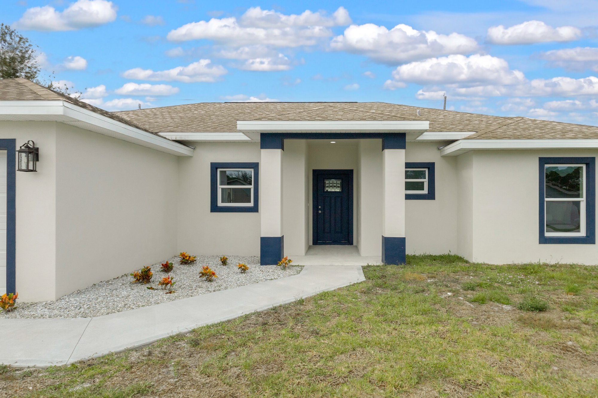 1380 Elmira - Front entrance