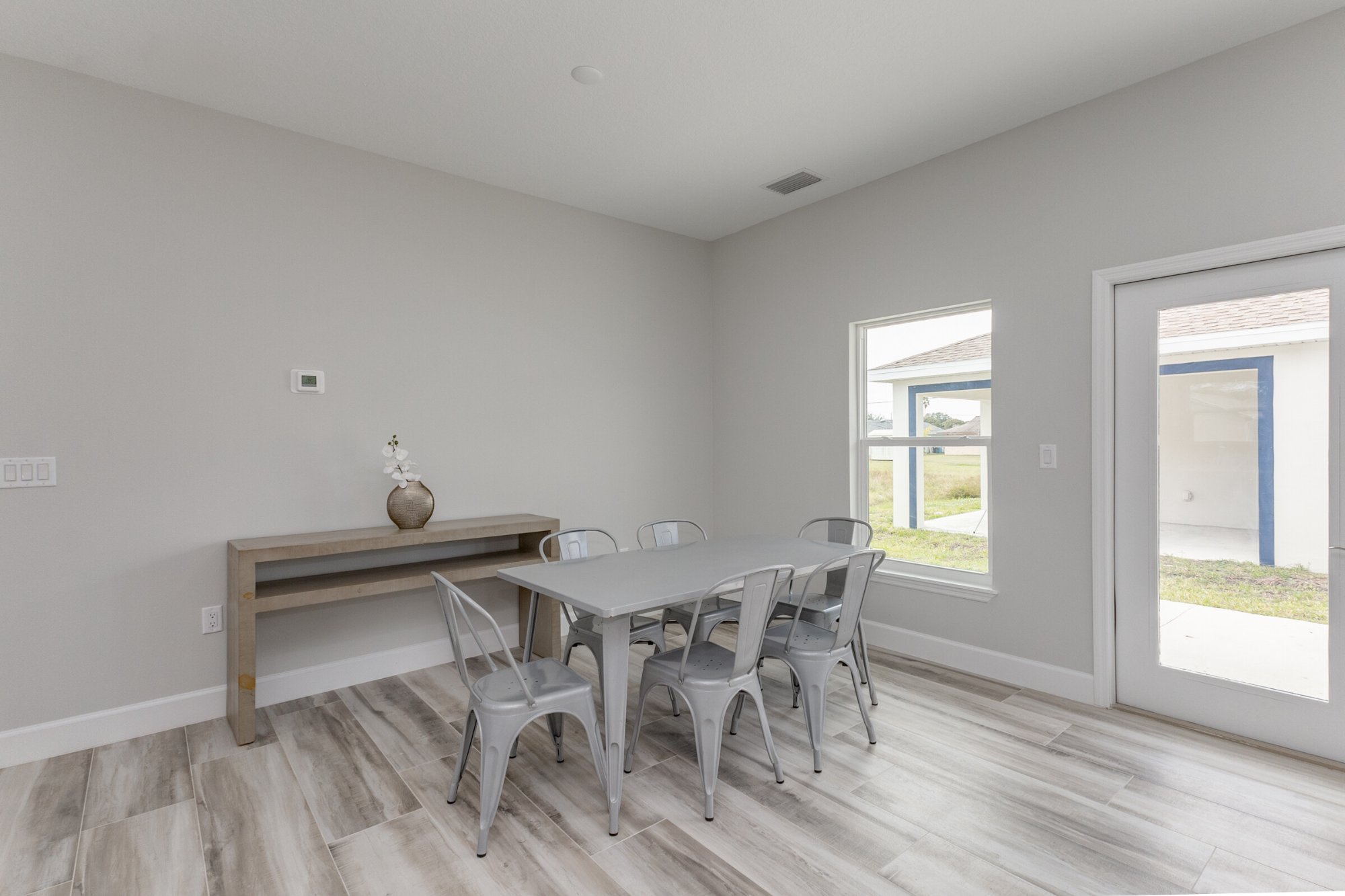 1380 Elmira - Interior 34