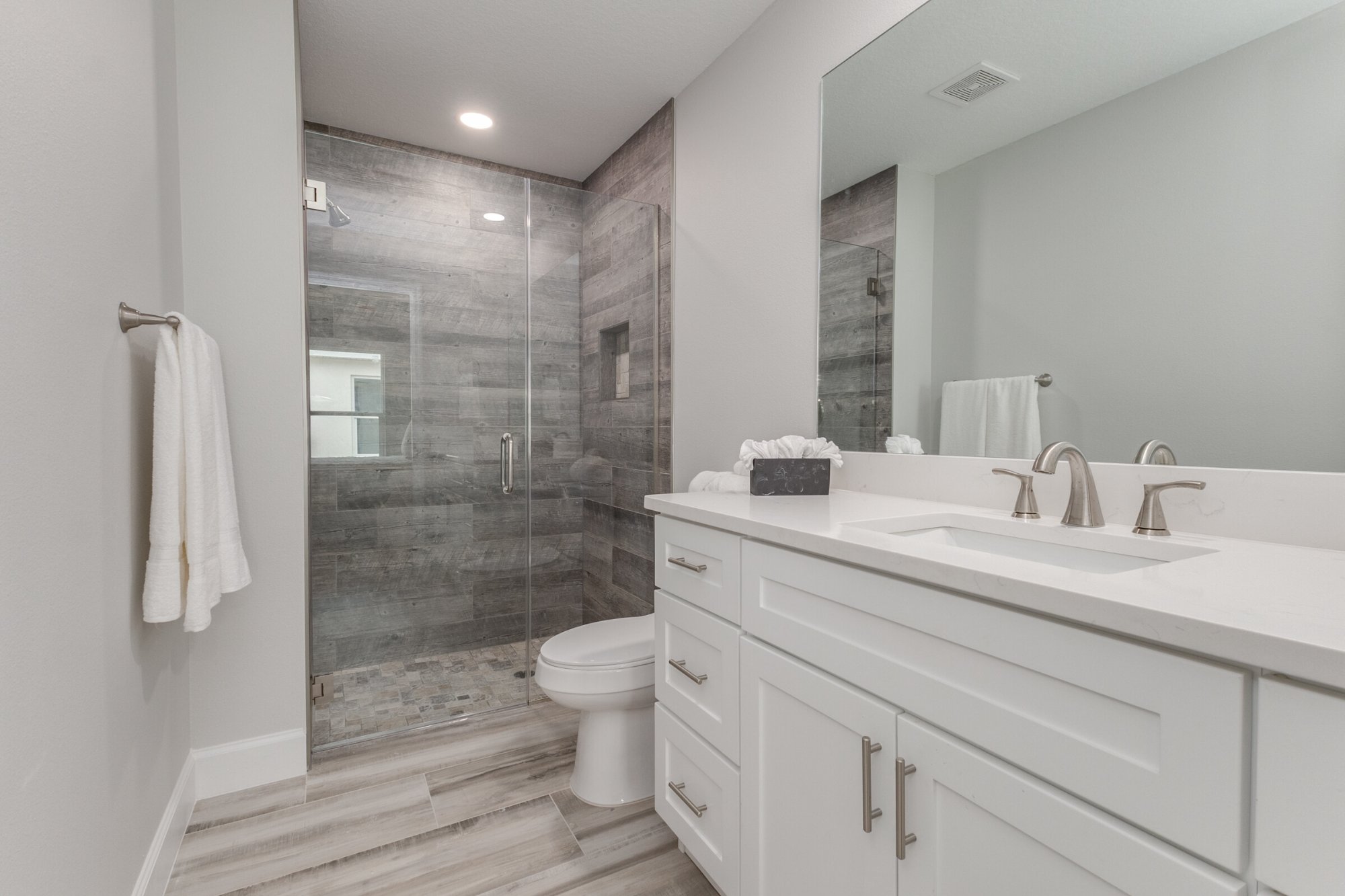 1380 Elmira - Bathroom